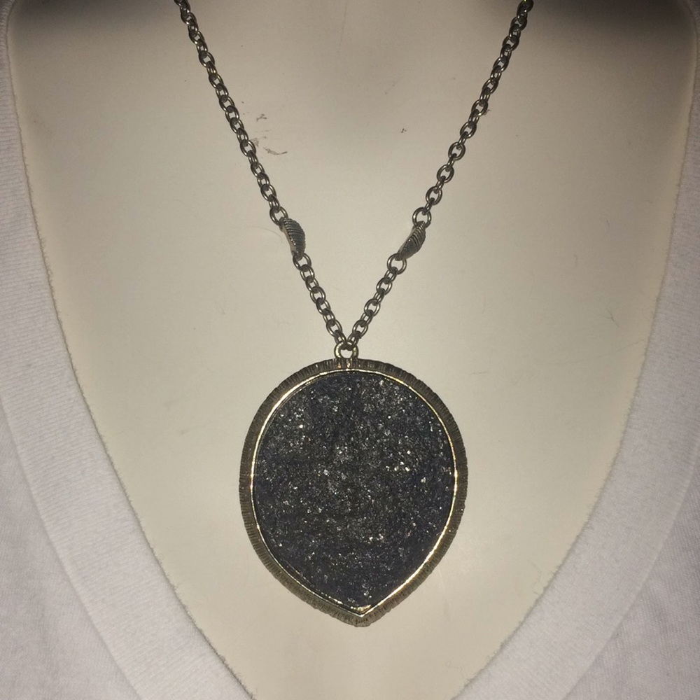 Costume Jewelry Gray/Silver Pendant Stone Necklace